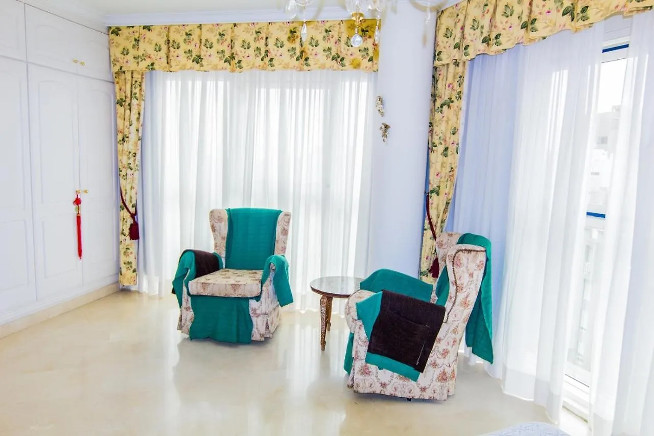 Live Santa Cruz Las Torres Apartment